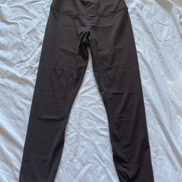 Everlane Perform Legging in Bitter Chocolate - Picture 3 of 9